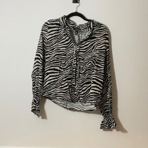 Aqua Black and White 3/4 Sleeve Button Down Shirt